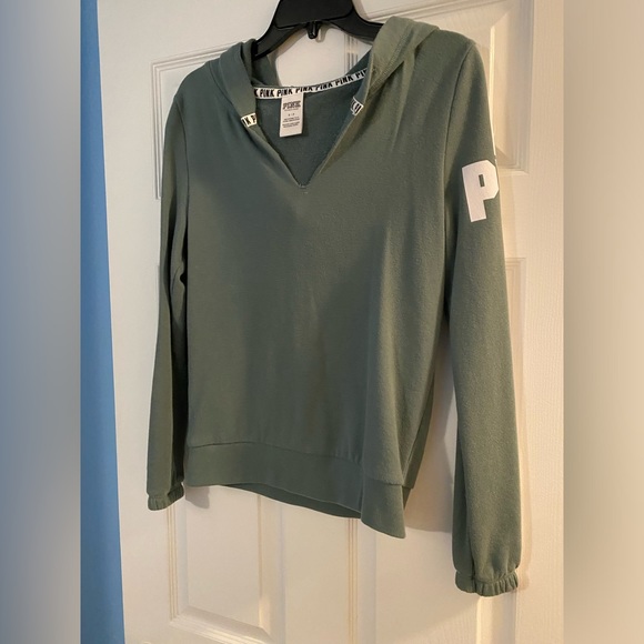 2 VICTORIA SECRET PINK HOODIES!🤩 - Picture 6 of 17